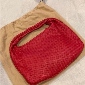Vintage Bottega Veneta Red Woven Nappa Intrecciato Medium Veneta Hobo Ebano